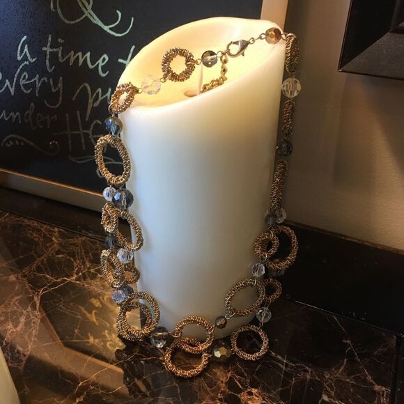 GORGEOUS GOLDEN Circle Necklace! - Picture 4 of 14